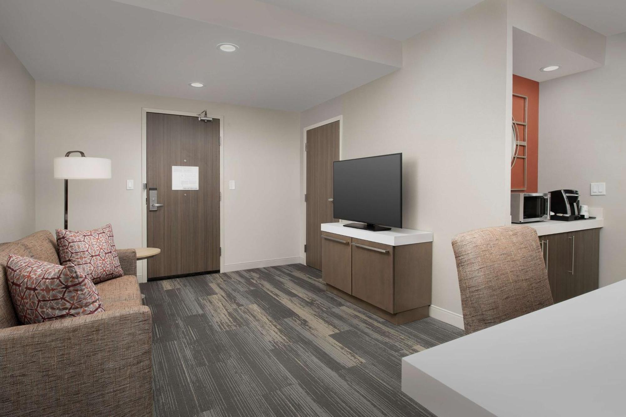 Hilton Garden Inn Columbia Airport, Sc Екстериор снимка
