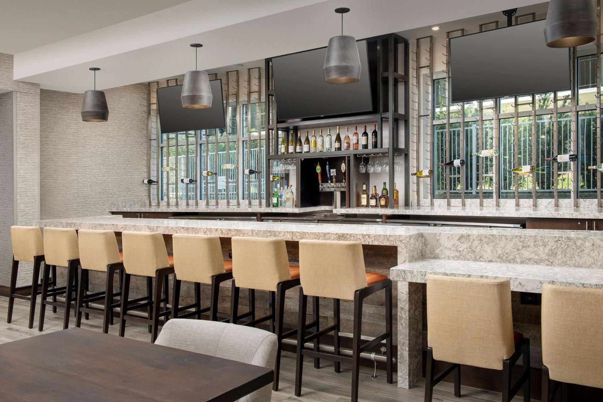 Hilton Garden Inn Columbia Airport, Sc Екстериор снимка